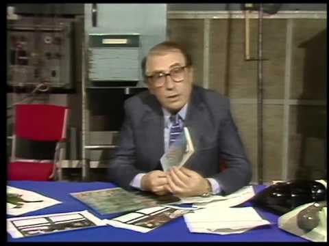 Peter Jones Intro to The Hitchhiker's Guide to the Galaxy