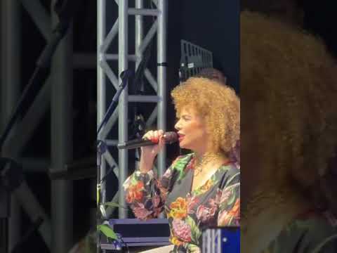 Vanessa da Mata - Fligê 2025 | Feira Literária de Mucugê—BA. 🎵Amado.