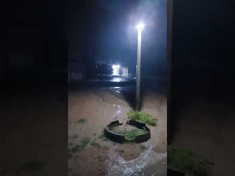 Deus é maravilhoso muita chuva aqui no sítio cabelo carnaiba sertão de Pernambuco #roça #chuva