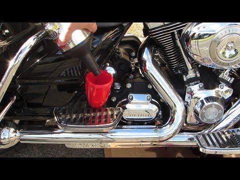 How to Change Oil and Fluid on a Harley Davidson Twin Cam Road King - GetLowered.com