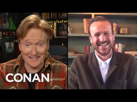 傑森-西格爾的鄰居認為他開始了一個裸體主義的殖民地 - CONAN在TBS上 (Jason Segel's Neighbors Thought He Was Starting A Nudist Colony - CONAN on TBS)