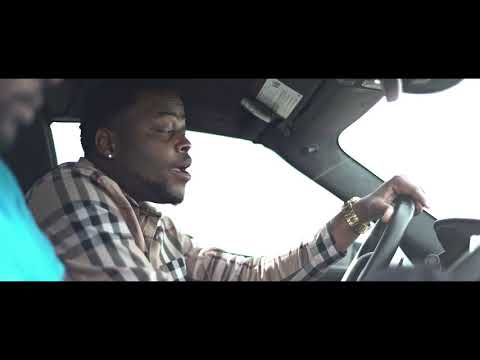 Bankroll B f/ Yac Tha Fool - Plugged Up ( Official Video )