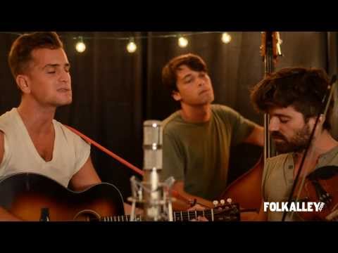 Folk Alley Sessions: Spirit Family Reunion - "Fill My Heart With Love"