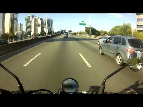 Autopista en Buenos Aires - Royal Enfield GRR 450