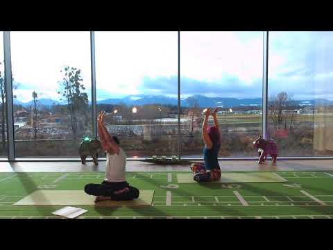 INNER BALANCE YOGA (auf Englisch) mit Jirawat & Stephanie - ONLINE YOGA - ONLINE KURSE