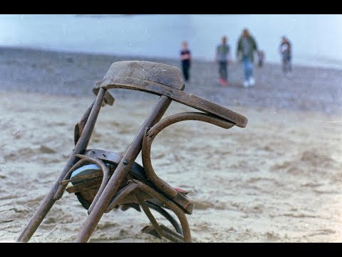 Shooting the Nikon FM on the South Bank, with Cinestill 50!