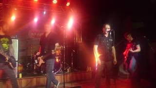 No fun at all - Away from the circle - Curitiba Abr 2017