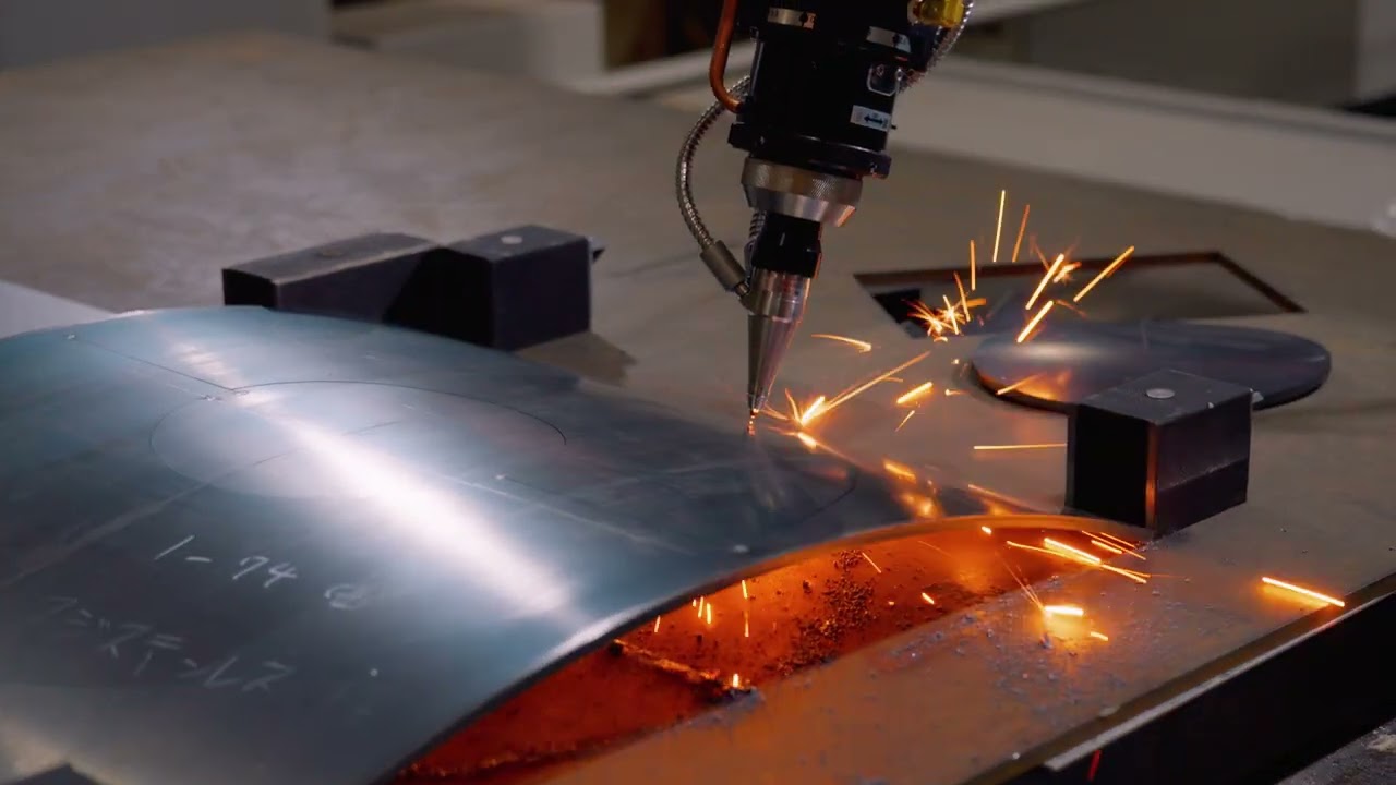 3次元レーザー切断のムービー再生ボタン