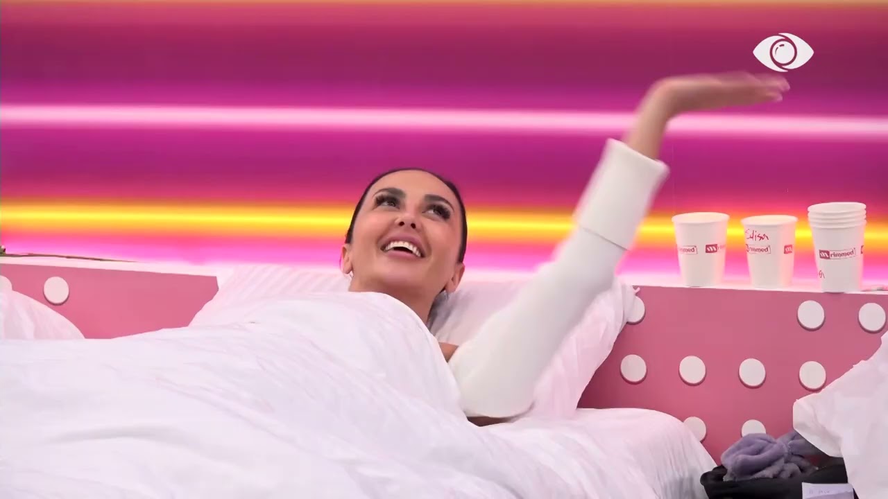 Ti nuk e ke mundësinë të jesh vetvetja/ Vijon diskutimi mes Edisës dhe Brikenës