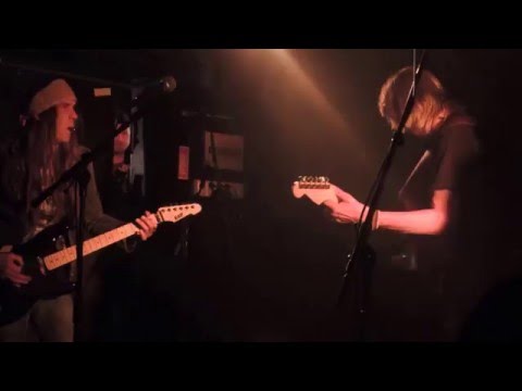 Aunt Mary ft. Ronni Le Tekro "G Flat Road"