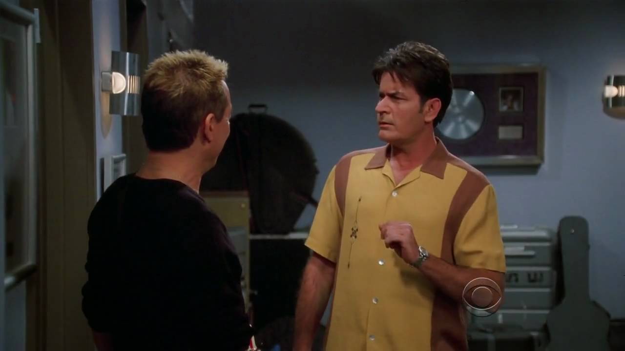 Eddie Van Halen on Two and a Half Men (S07E01) - YouTube