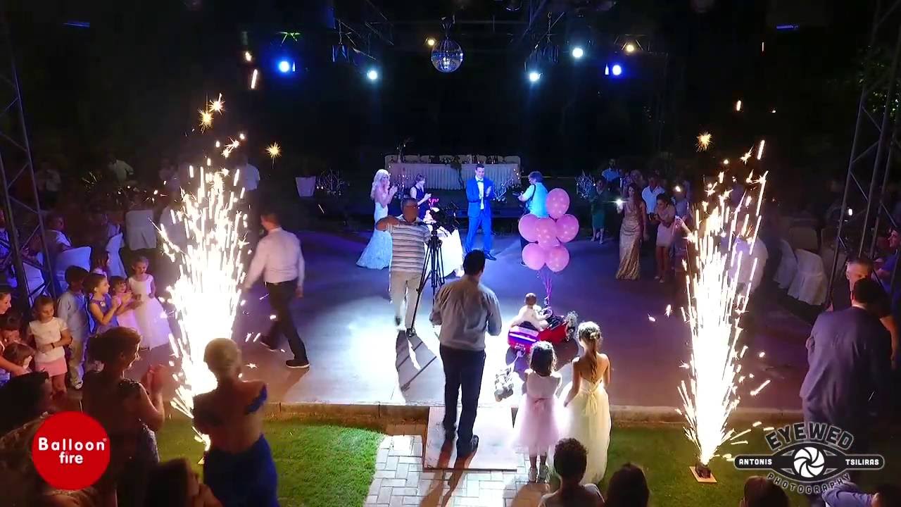 Είσοδος βάπτισης το παιδί με αυτοκινητάκι