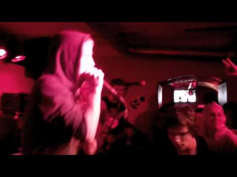 Vīriem Vajag Atpūtu Cēsīs, Fonoklubā