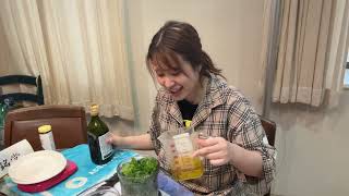 事務所の庭で採れたシソを使ってジェノベーゼを作る　Make shiso pesto using the shiso harvested from our office garden.