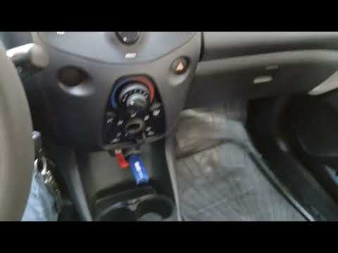 Siųstuvas FM Akai FMT-52BT video