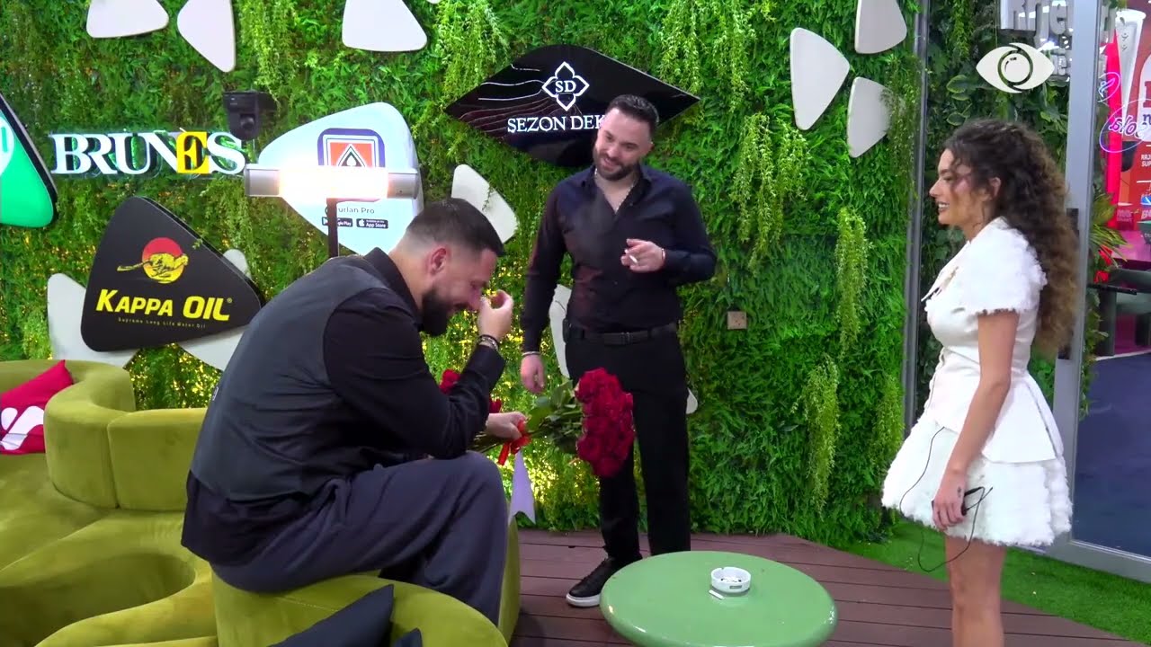 “Edhe 100 vite bashkë”/ Livia uron Mirin për bashkëshorten pasi ajo i dërgoi lule