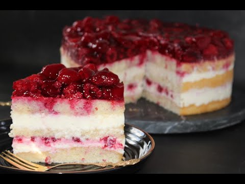 Frische Himbeertorte mit Schmand