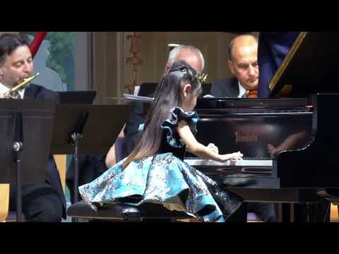4 years old Leanne | Esterházy Haydn Music Festival AlwaysWithMe Piano