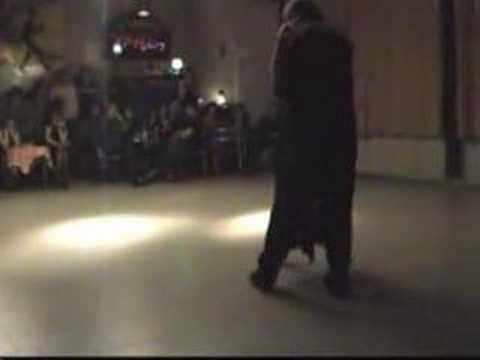 Gerardo Quiroz  and  Roberta Coen  are  dancing  to  the  tango  "  A Evaristo Carriego  "
