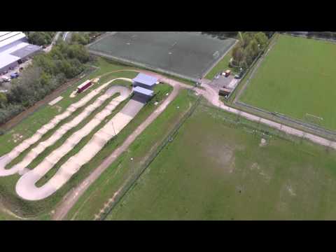 DJI Phantom 3 vlucht boven vv schaesberg