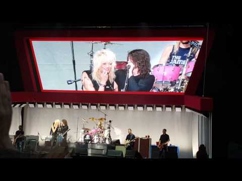 Foo Fighters & Mike Monroe - Miss You, Rolling Stones cover  (19.6.2017 Helsinki, Finland)