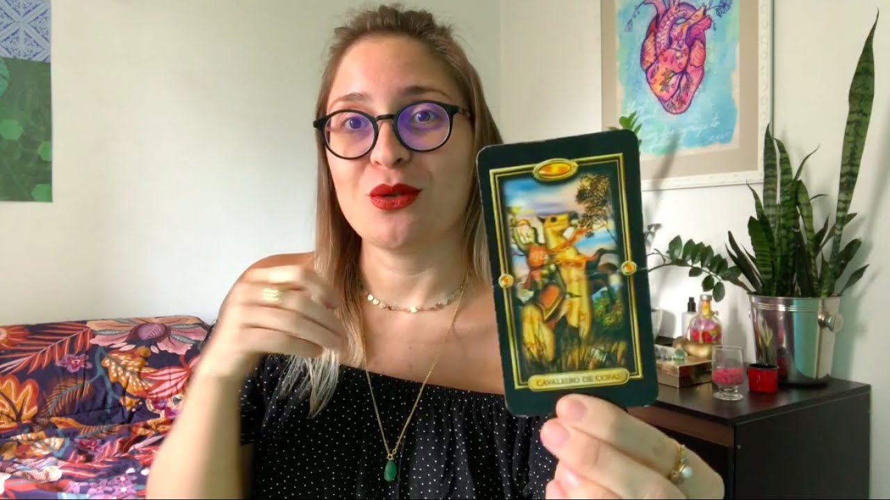 TAROT CAVALEIRO DE COPAS - alguém muito muito muito apaixonado por você!