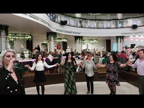 CRACIUN 2023  ANCA SAVU SI SERGIU STB LA MAGIC GT PITESTI - HORE SI SARBE DE JOC