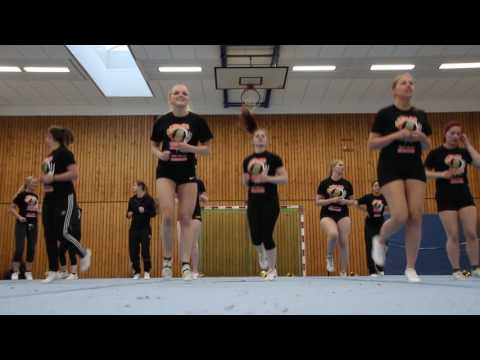 Checkarell - GOLDEN FLAMES CHEERLEADER