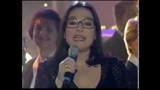 Nana Mouskouri & Les Coeurs De France  --  Oh Happy Day  -