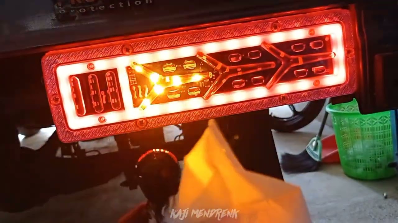 Install LED Stop Lamps on Grandmax Cars