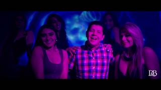 Abriendo Las Botellas Lyrics English Translation