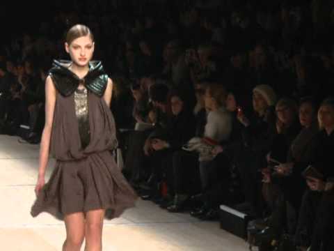 BARBARA BUI Fashion Show - Ready-To-Wear Women's Autumn/Winter 2011/12.