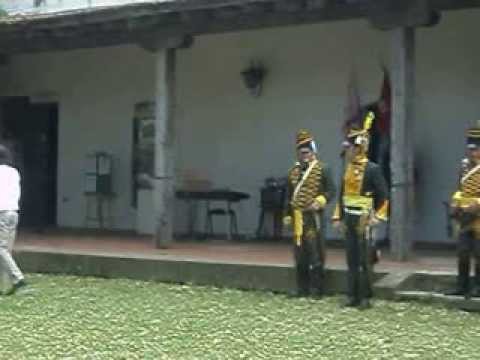 Duelo a pistola a cargo del grupo recreacionista ¨Los Húsares de Quilmes¨ en la Casa de Santa Coloma de Bernal (17-11-2013)