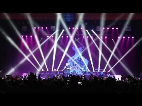 Three Days Grace - I Am Machine (Live)