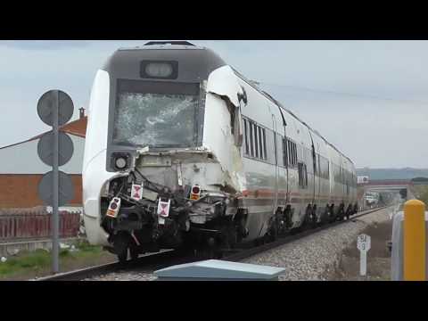 Renfe Media Distancia - 599.001 + 599.011 saliendo de Torrijos