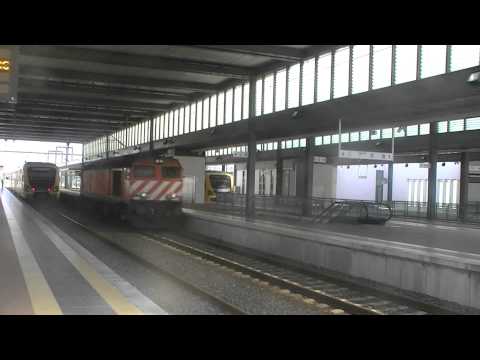 CP 1960 loco + cement passes Aveiro