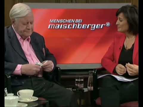Helmut Schmidt testet E-Zigarette