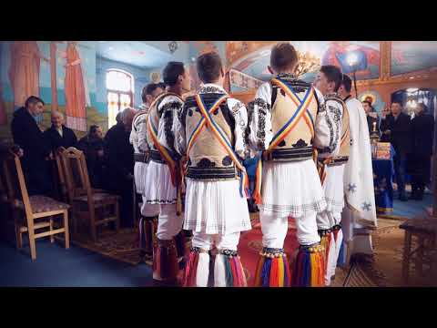 [01] Calusarii din Tarsa - Colinda la Biserica (27 decembrie 2017)