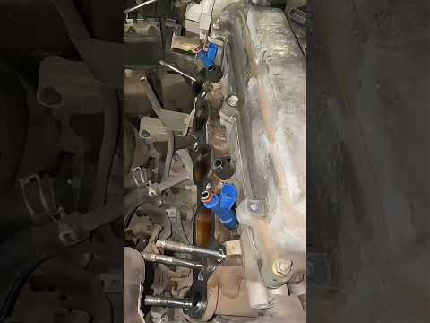 Fuel injectors removing