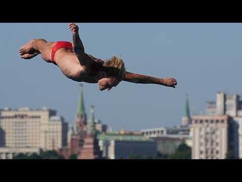 Video Thumbnail: High divers take the plunge at Moscow's Two Rivers festival