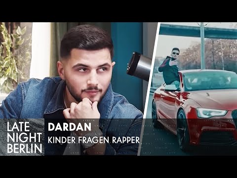 Dardan, why aren't you wearing your seatbelt? Kids ask rappers | Late Night Berlin | ProSieben