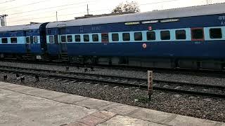 preview picture of video 'Kerala Express at Peddapally Station(Telangana)'