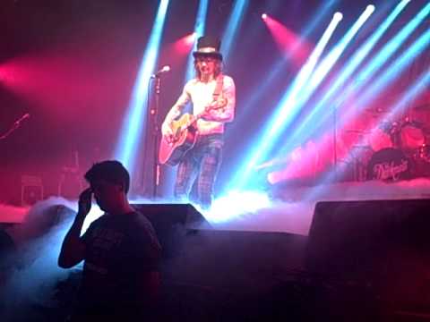 Justin Hawkins - Holding My Own (Live at UEA LCR, Norwich 24-11-2011)