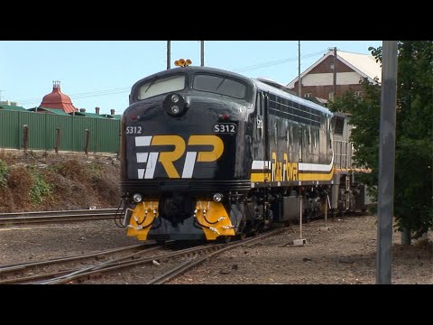 Australian streamliner diesel locomotive S312 - first revenue run after reactivation - January 2011