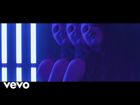 Minus Manus - I Love This Club (Official Video)