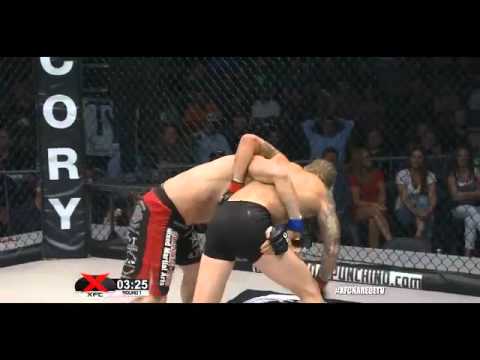 XFC na RedeTV!: Eric Reynolds aplica 'triângulo' e detona invencibilidade de Kevin Forant