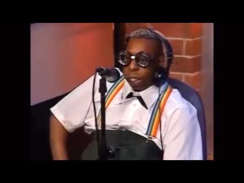 BEETLEJUICE answering straight forward questions and getting them wrong for 102 seconds !