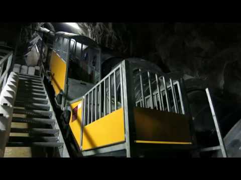 Standseilbahn 3999.01 Transitgas Oberwald - Wagen fährt ab