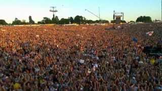 Robbie Williams - Intro + Let Me Entertain You - Live at Knebworth