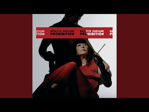 Videoclip de Entre guillemets — Brigitte Fontaine